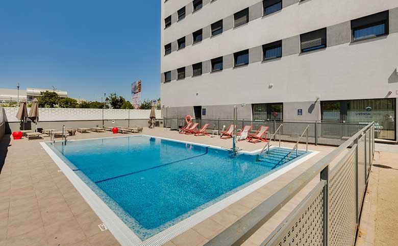 Piscina-Livensa-Living-Malaga